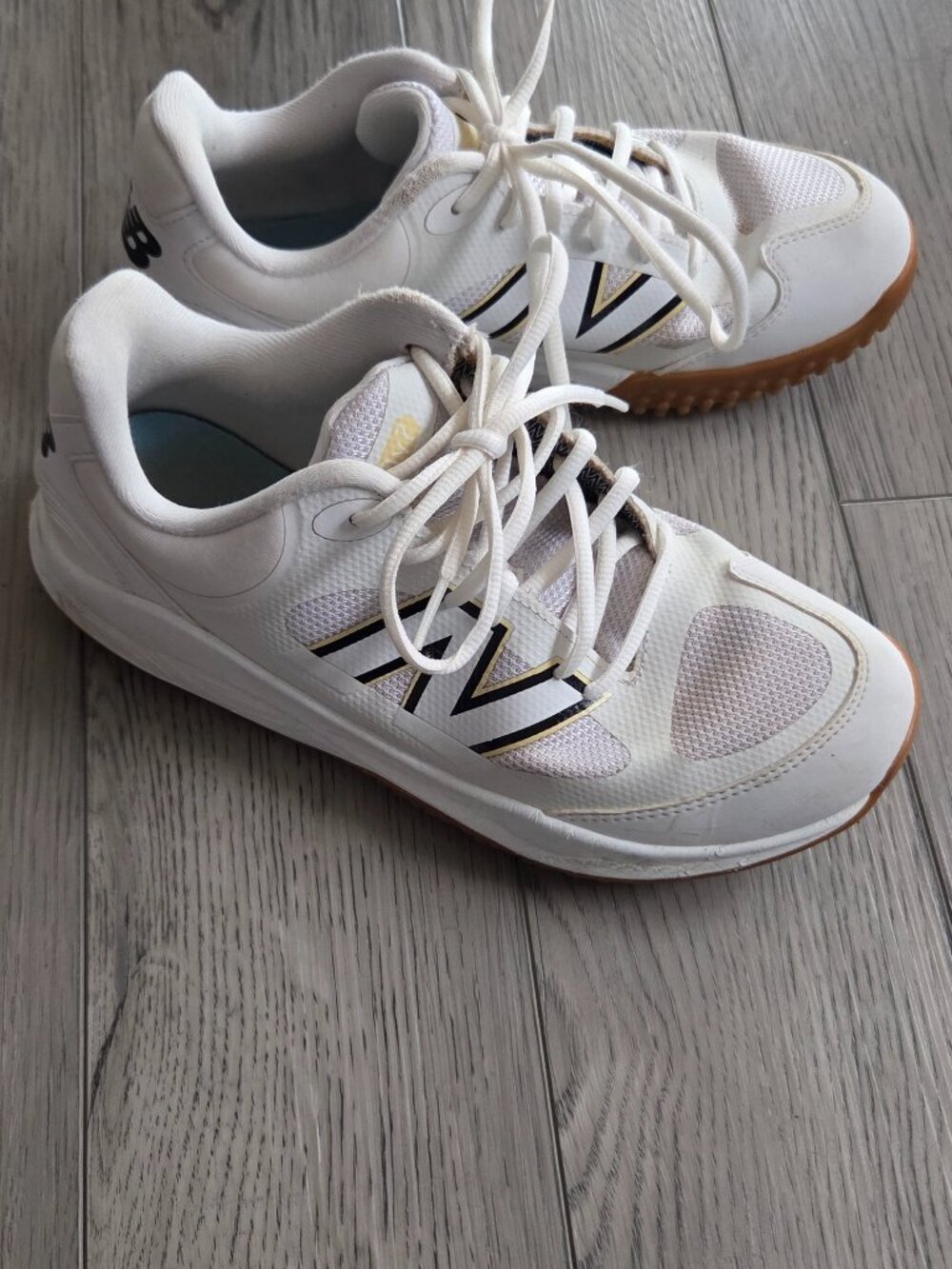 Boys New Balance turf baseball cleats size 7
